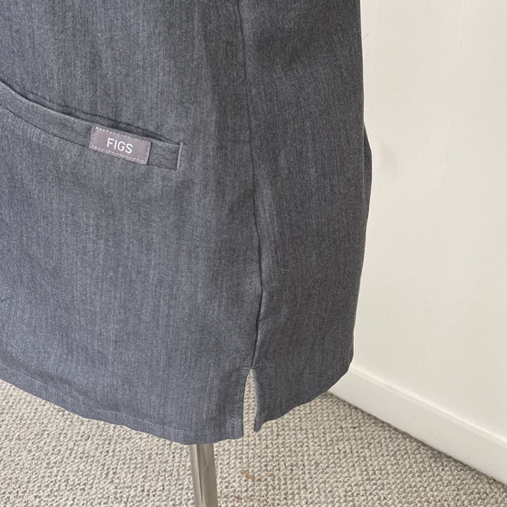 Figs Scrub Top - Picture 8 of 8